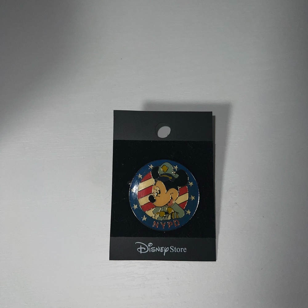 Disney pin. Mickey Mouse police design